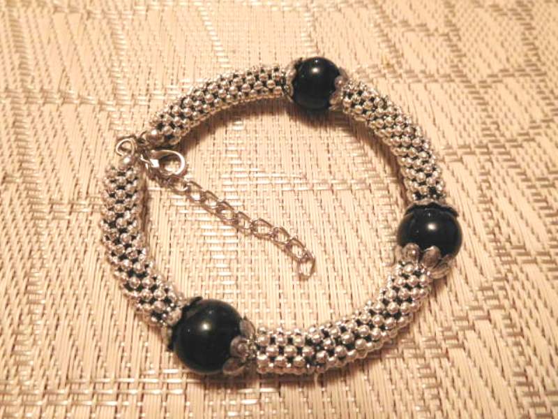 02817.1 Armband  "black pearl"